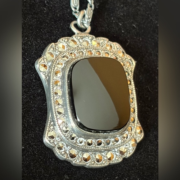 Vintage Onyx and Marcasite Sterling .925 Silver Pendant Silver-toned necklace - Picture 3 of 10